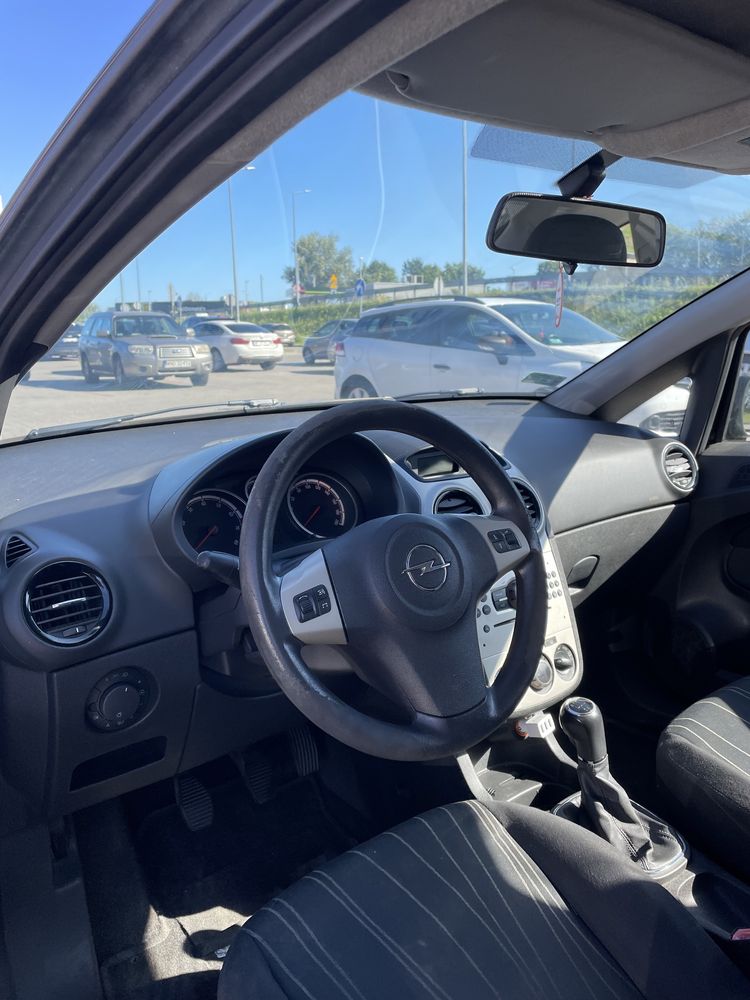 Opel corsa D 2007r