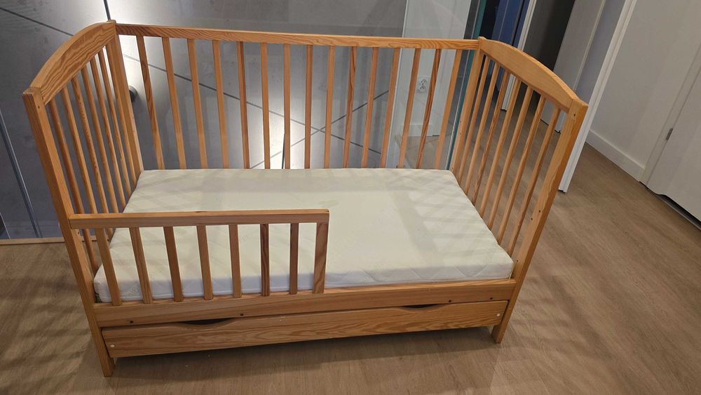 Łóżeczko niemowlęce i tapczanik 120x60 z materacem