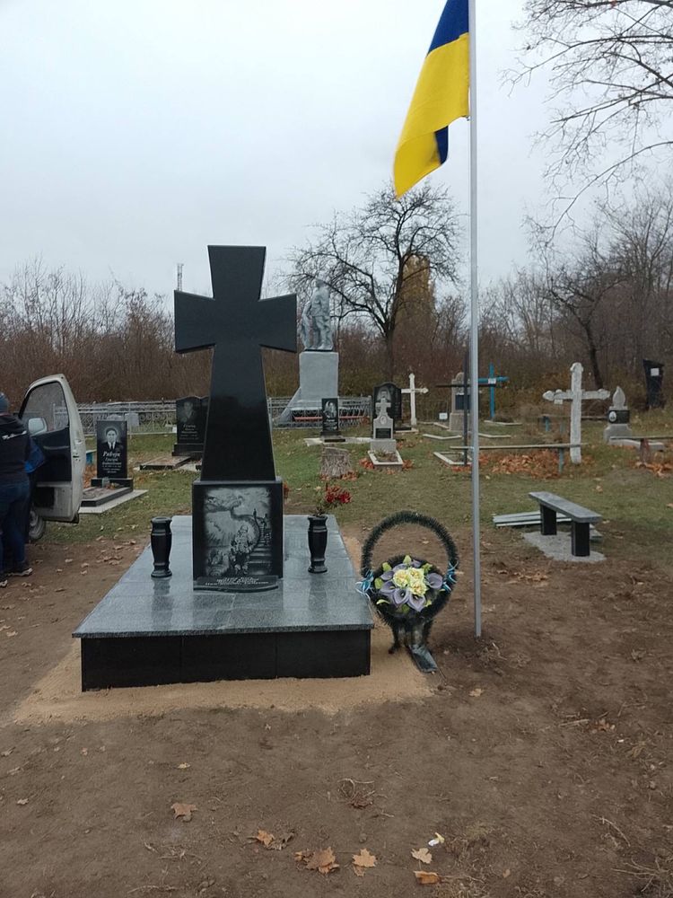 Памʼятники з граніту від виробника