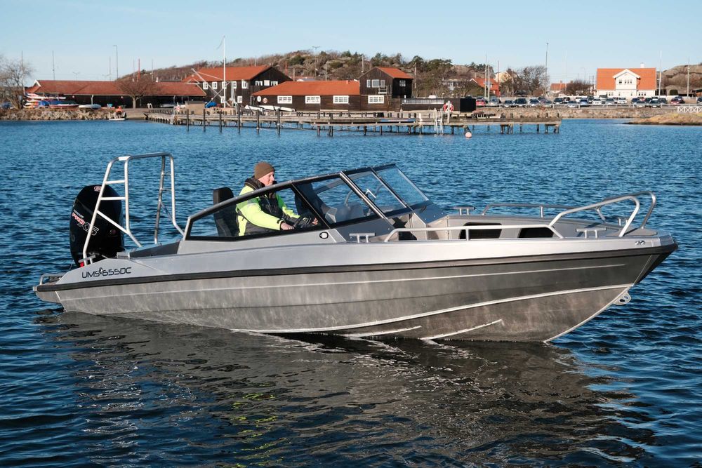 UMS 655 DC Алюмінієвий катер