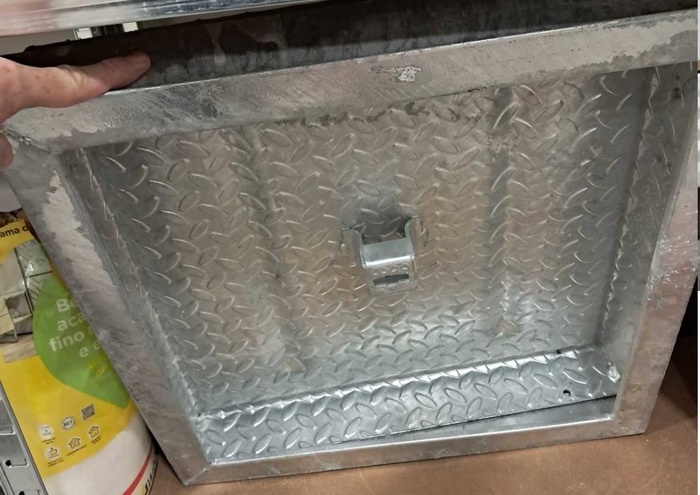 Tampa galvanizada (nova) 47x47 cm (inspecção/saneamento)