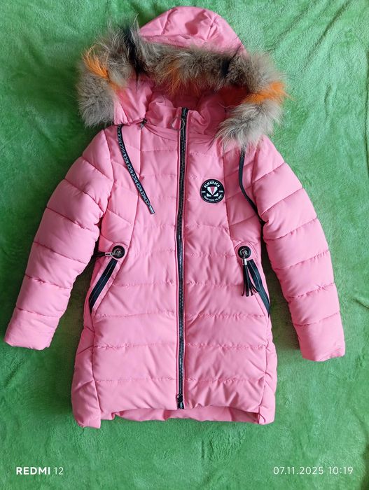 Зимова куртка на дівчинку