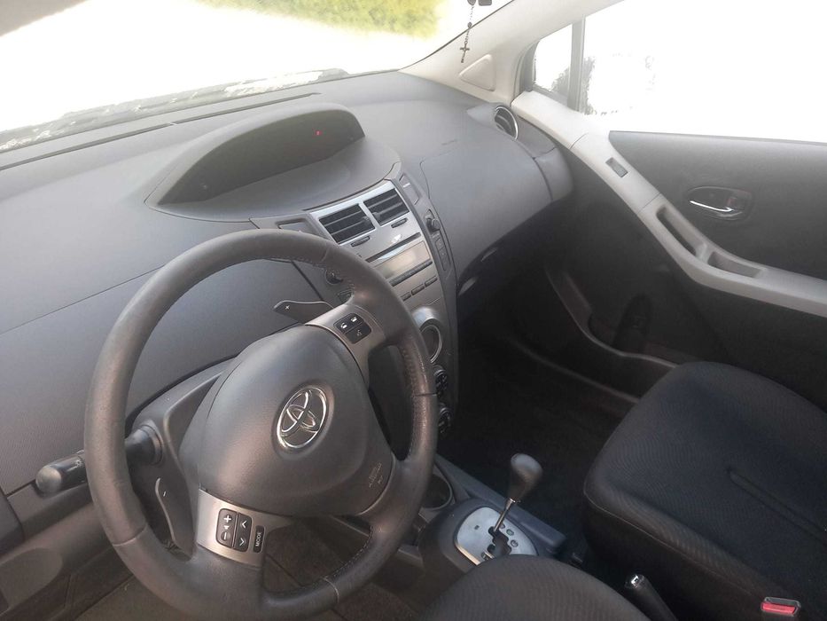 Toyota Yaris 1.4 D-4D caixa automática