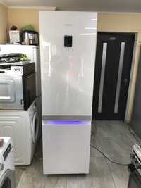 Холодильник Самсунг двері біле шкло.