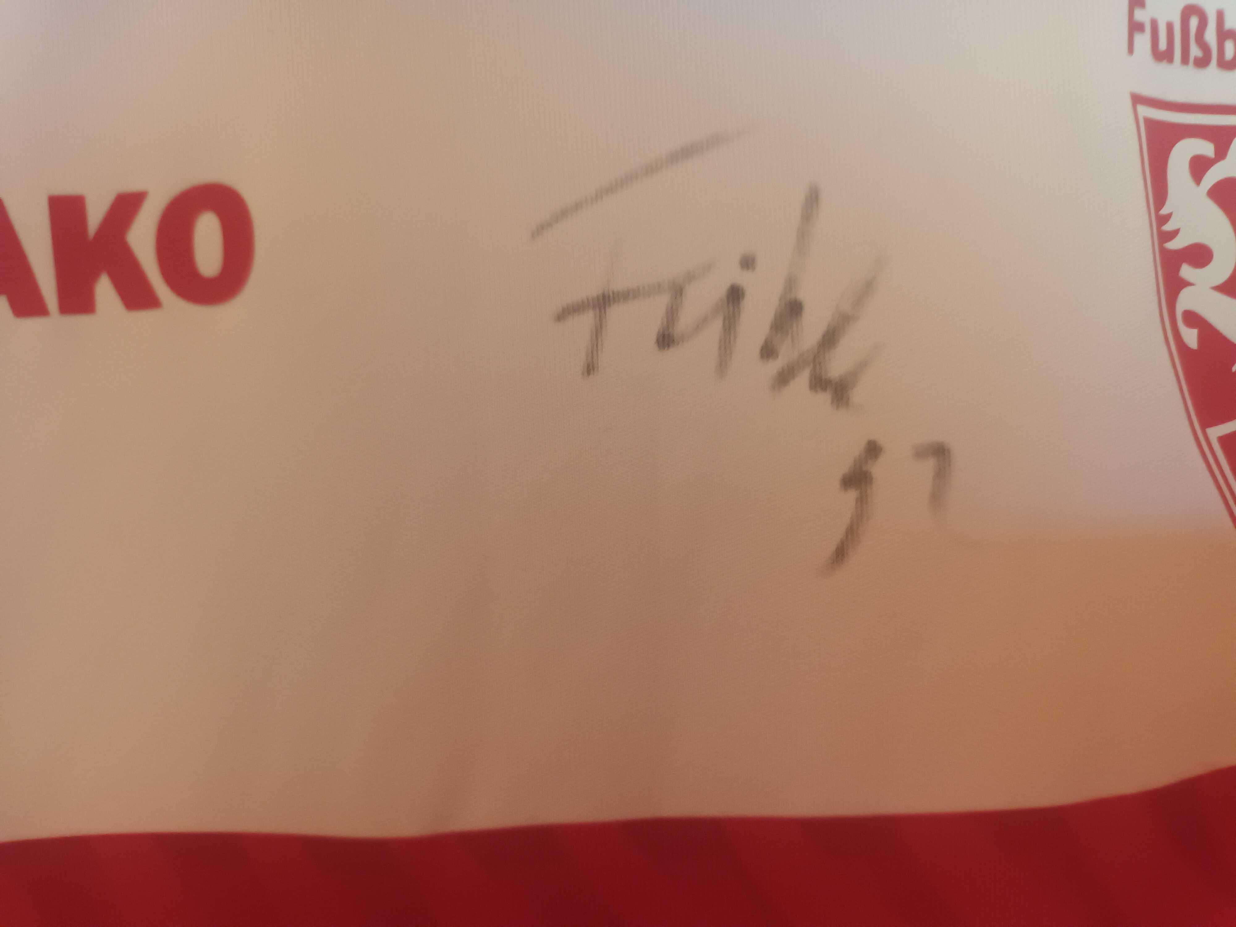 Koszulka VFB Stuttgart z autografem C. Fuhrich