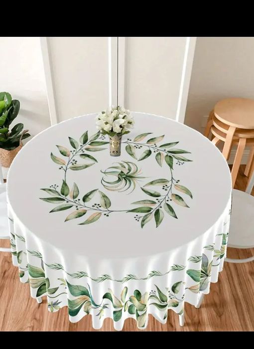 Праздничная скатерть с узором