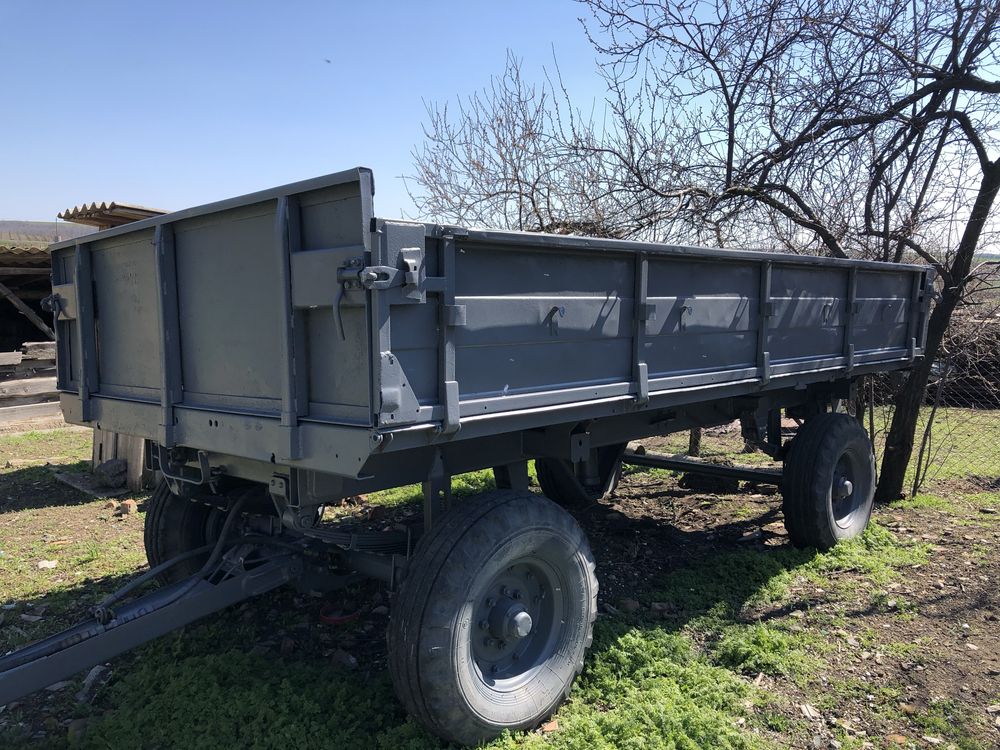 Тракторний причіп 2ПТС-4