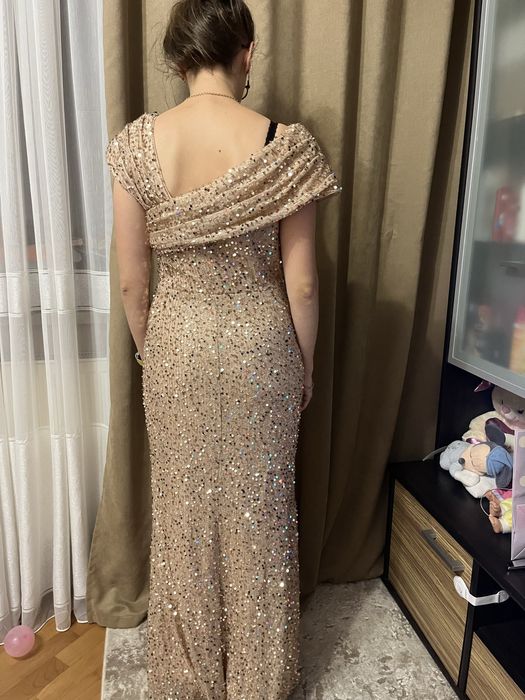 Шикарне вечірнє плаття