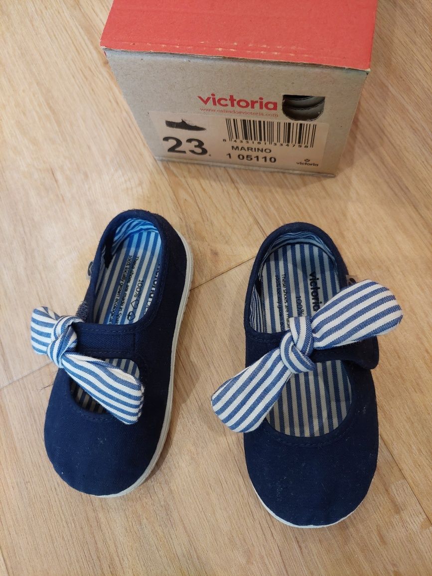 Sapato menina azul escuro tamanho 23, marca Victoria