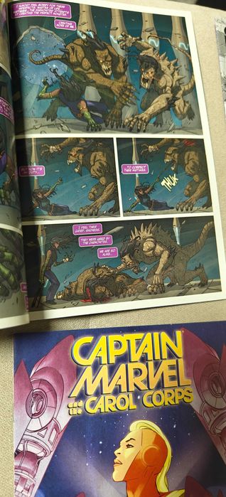 Комиксы ДС Марвел Comics DC Marvel на английском 12 штук