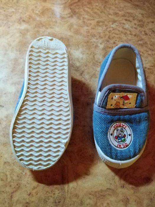 Дитячі мокасіни.