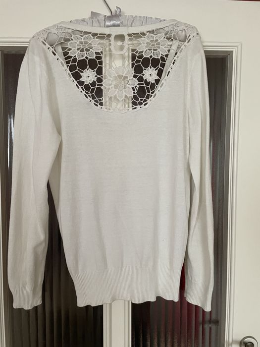 Sweter rozpinany biały
