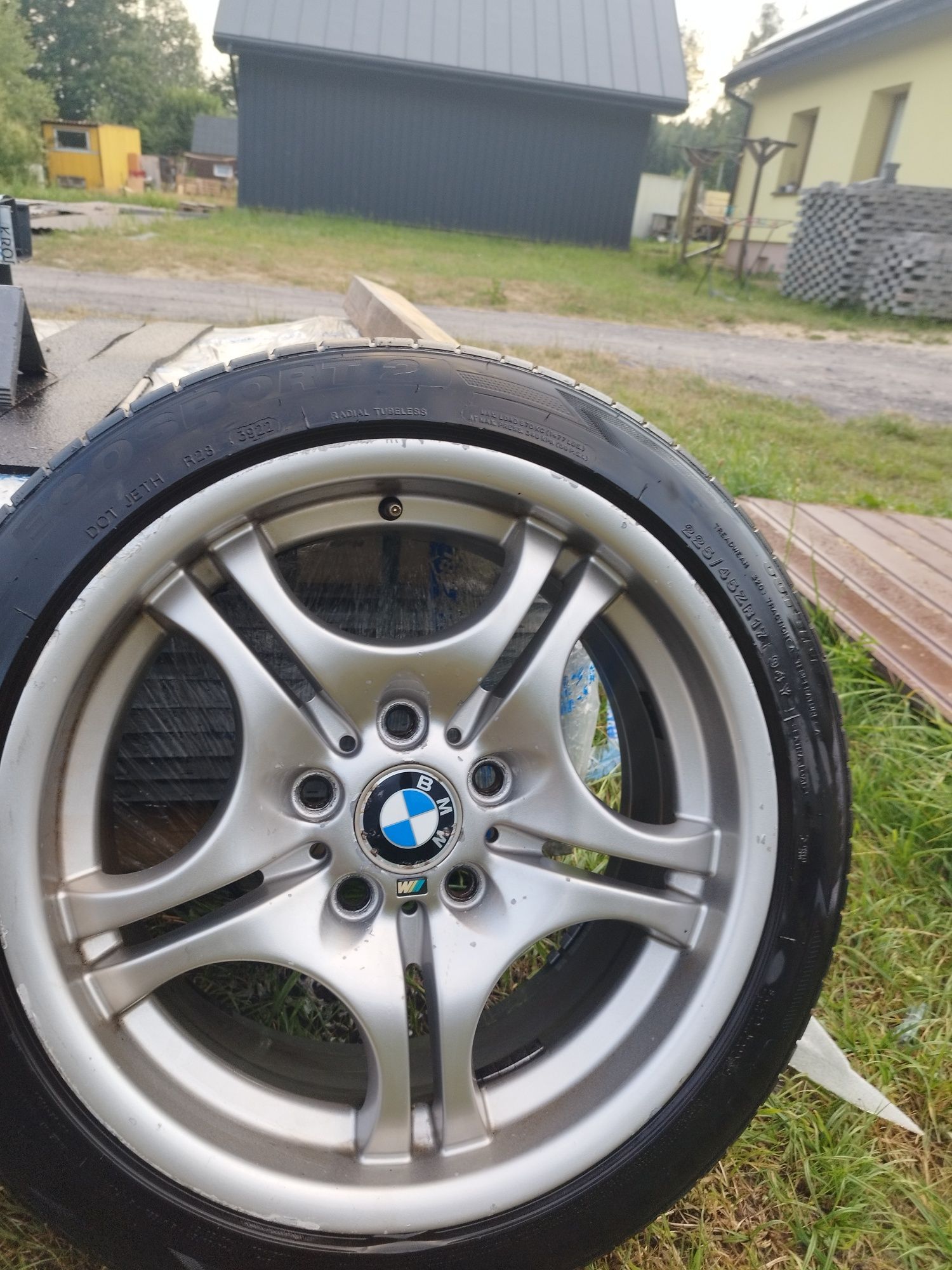 Felgi R/16M BMW dwie opony do wymiany