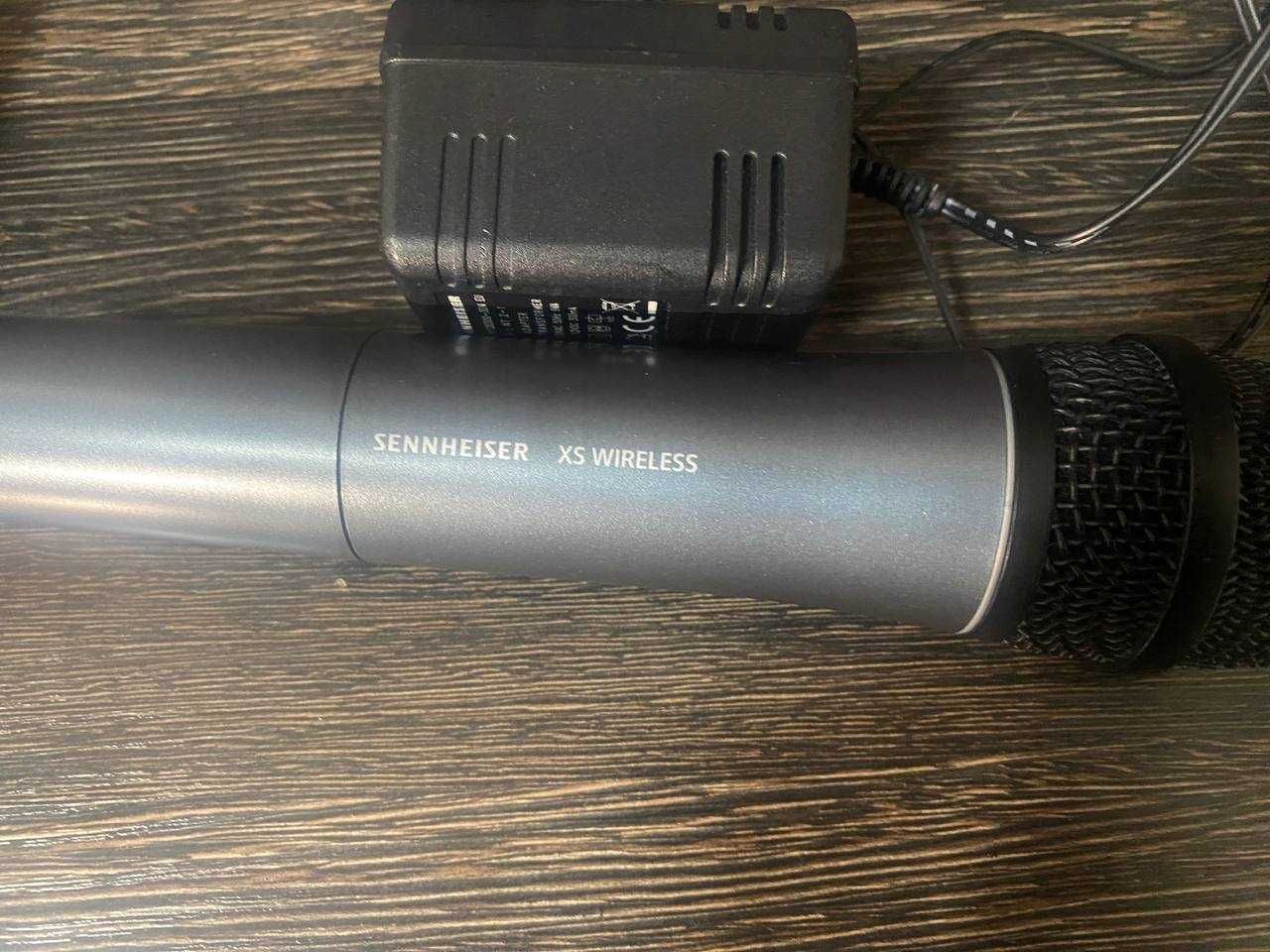 Микрофонная система  Sennheiser XSW 2-835