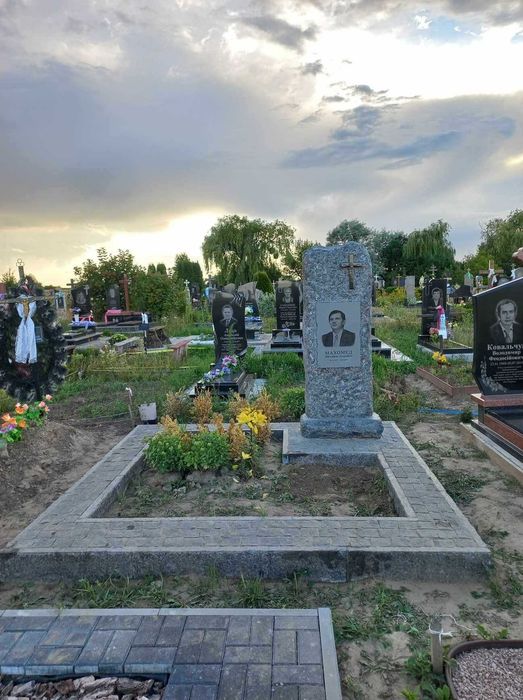 Виготовлення пам’ятників під ключ | Камінь український та імпорт