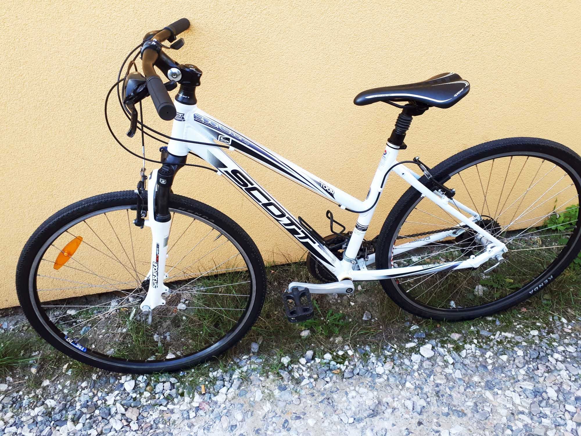 rower trekkingowy 28 cali scott na shimano alivio, po serwisie, 14 kg