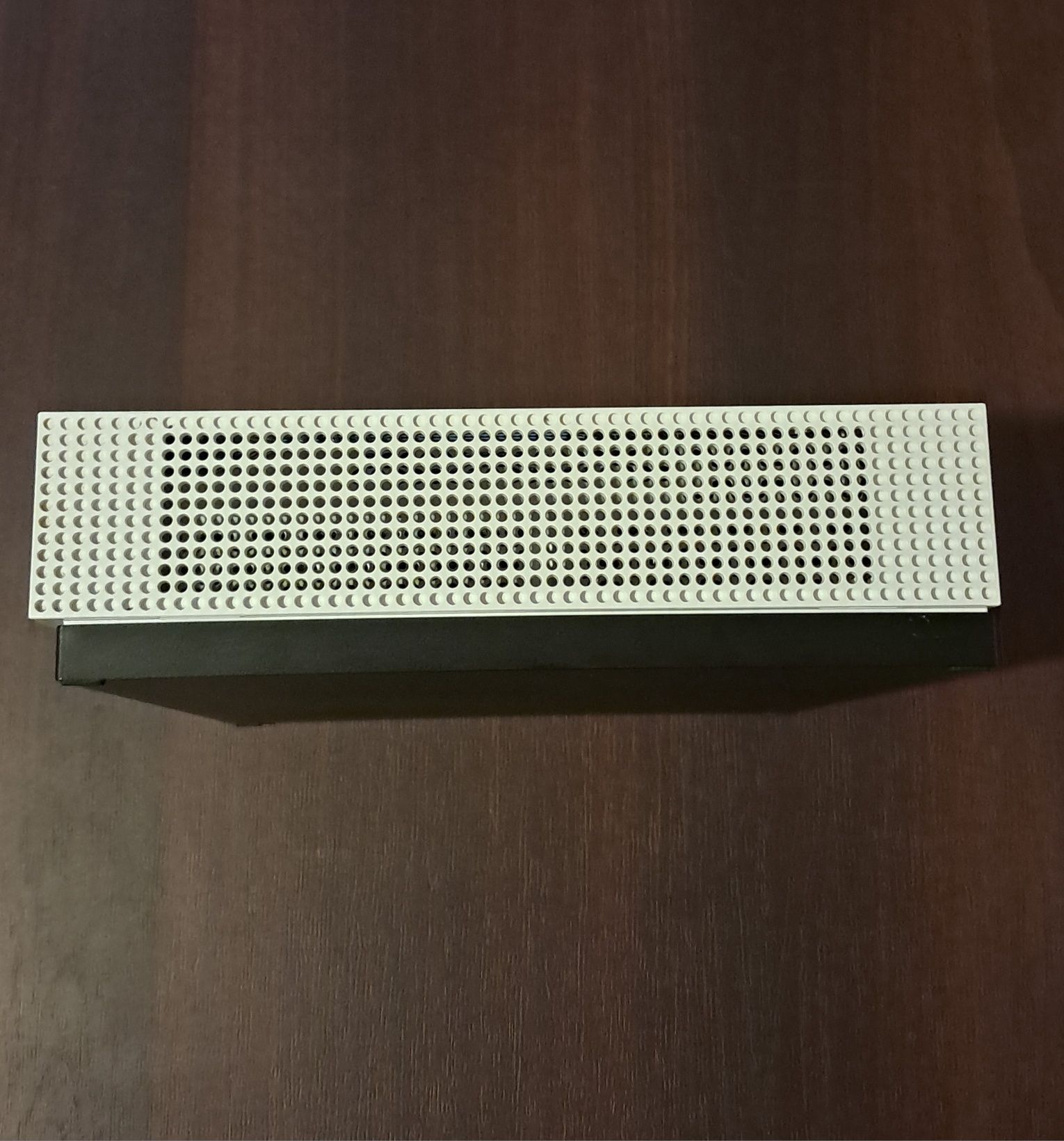 Xbox One S 1tb + Pad + 2 gry