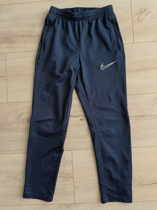 Spodnie treningowe Nike rozm.128