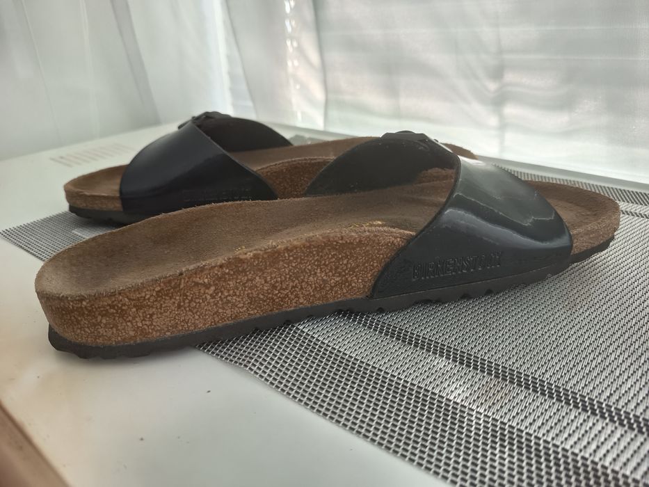 Биркенштоки шкіряні шльопанці шльопки Birkenstock madrid 40 чорні лак