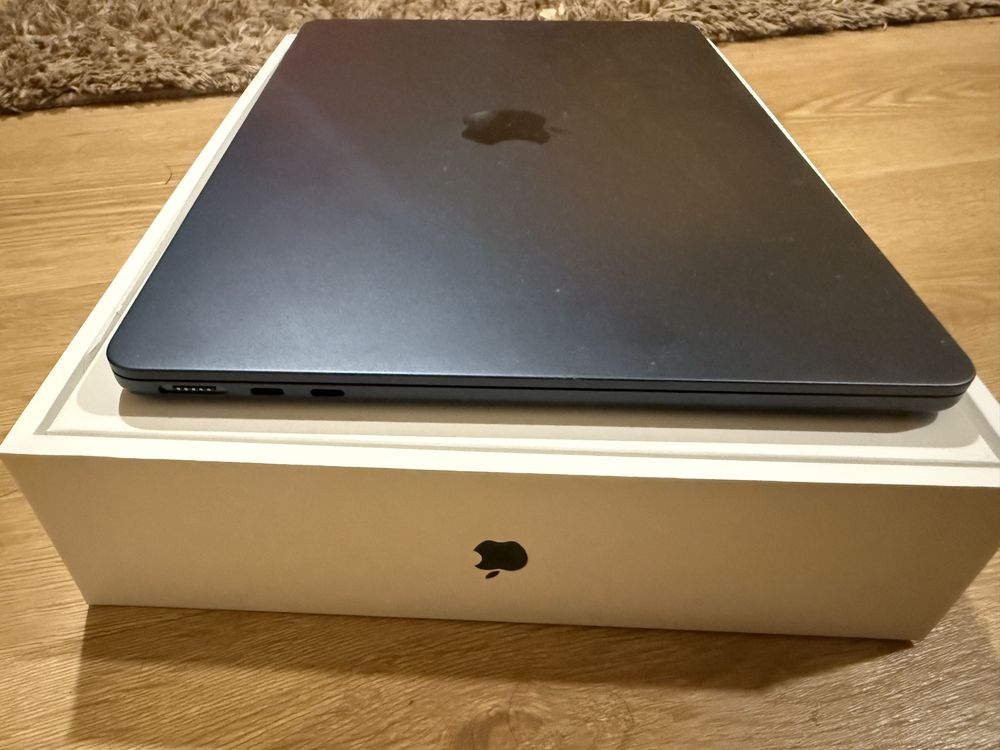 Macbook Air M3 2024