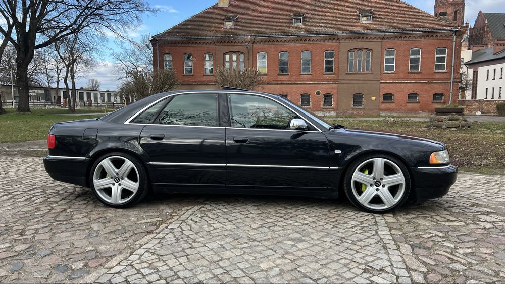 Audi S8 4.2 V8 quattro