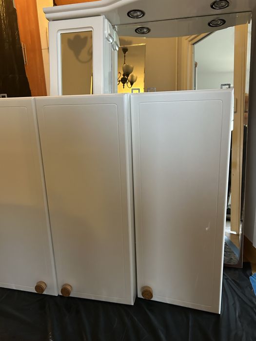 Zestaw dwie szafki łazienkowe wiszące biały połysk