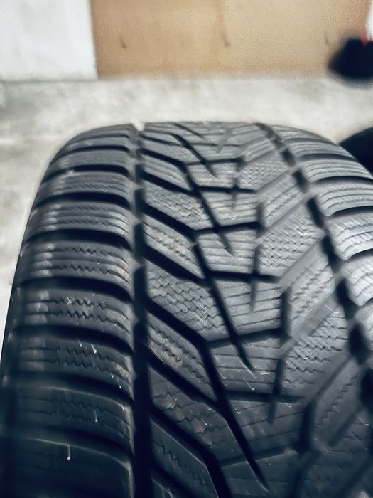 Pneus Hankook 245/30 r20