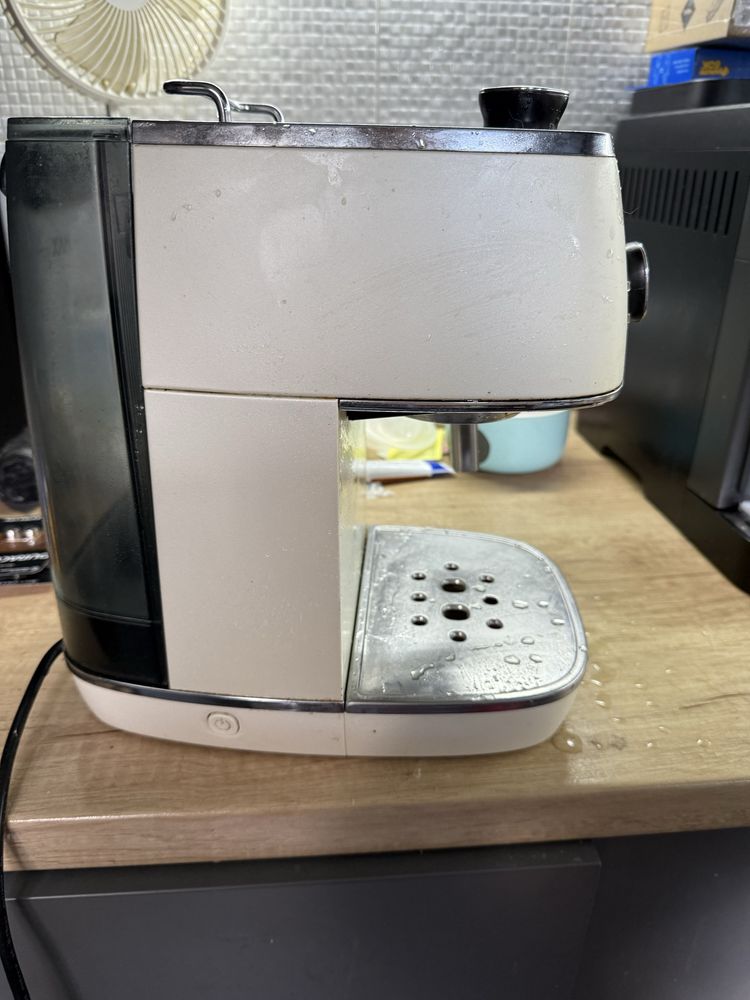 Кавомашина delonghi
