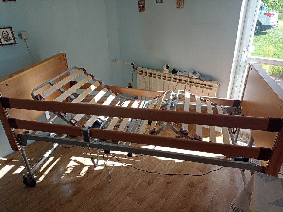 Łóżko rehabilitacyjne z  materacami