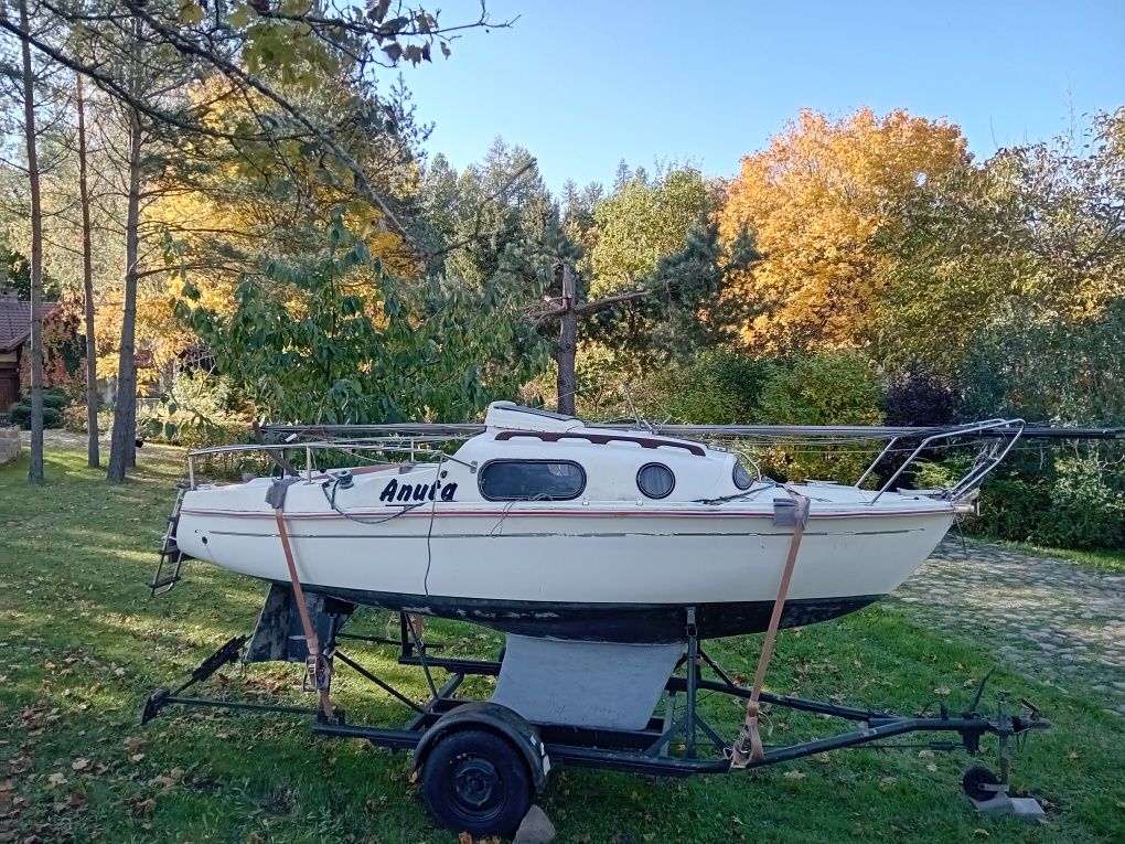 Jacht żaglowy Leisure 17 przyczepa podłodziowa