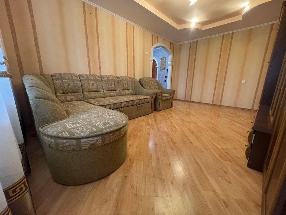 Простора сучасна квартира ! 3 поверх! Індивідуальне опалення!