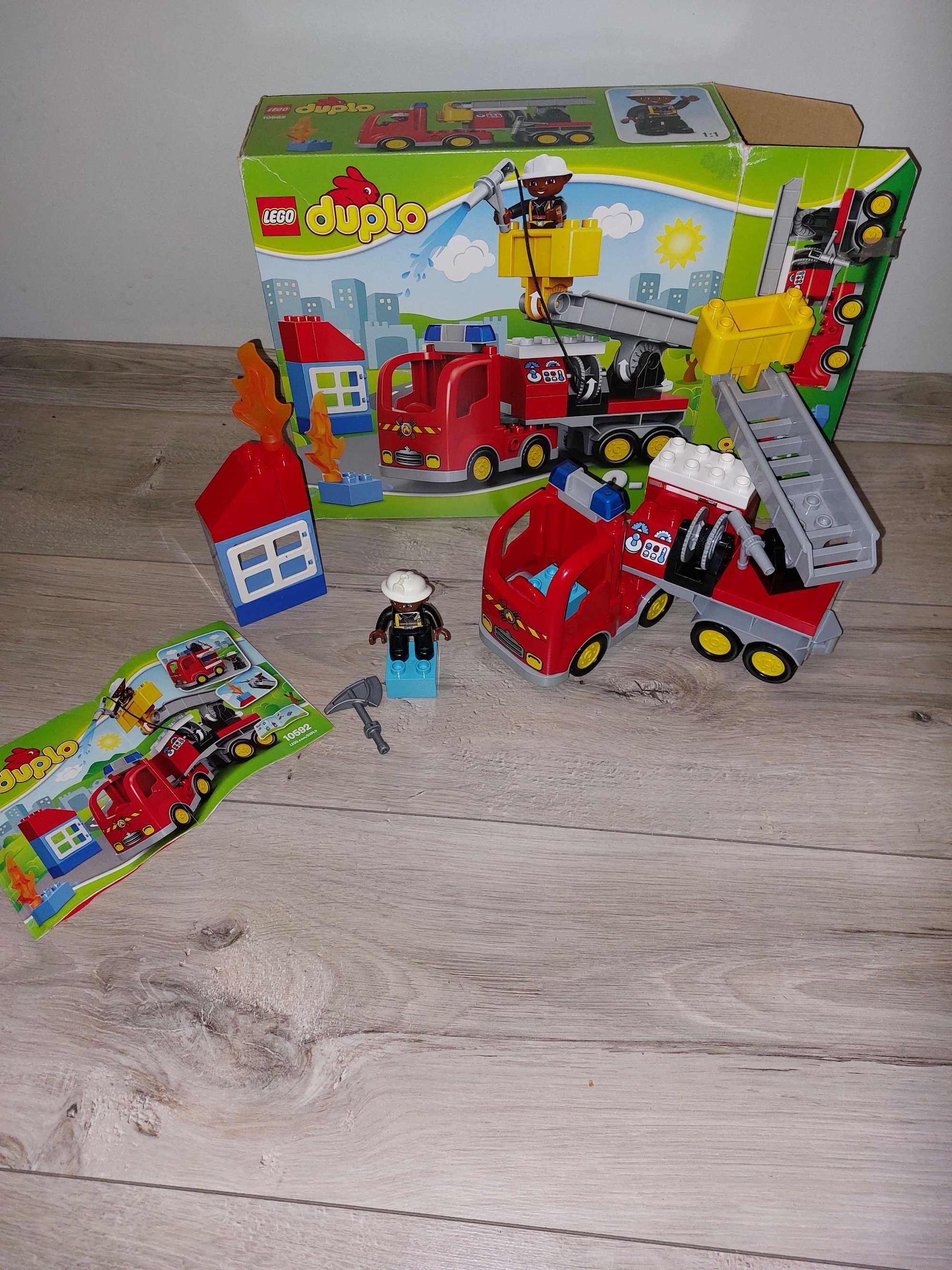 Lego duplo 10592 wóz strażacki  strażak