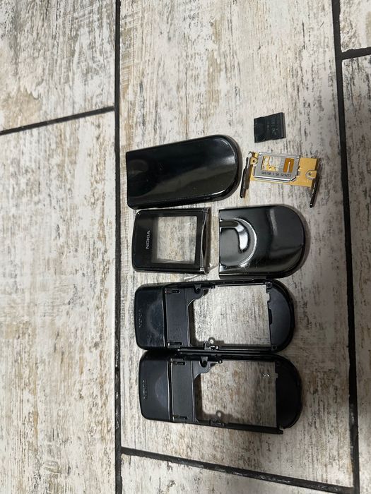 Продам корпус на мобільний телефон 8800