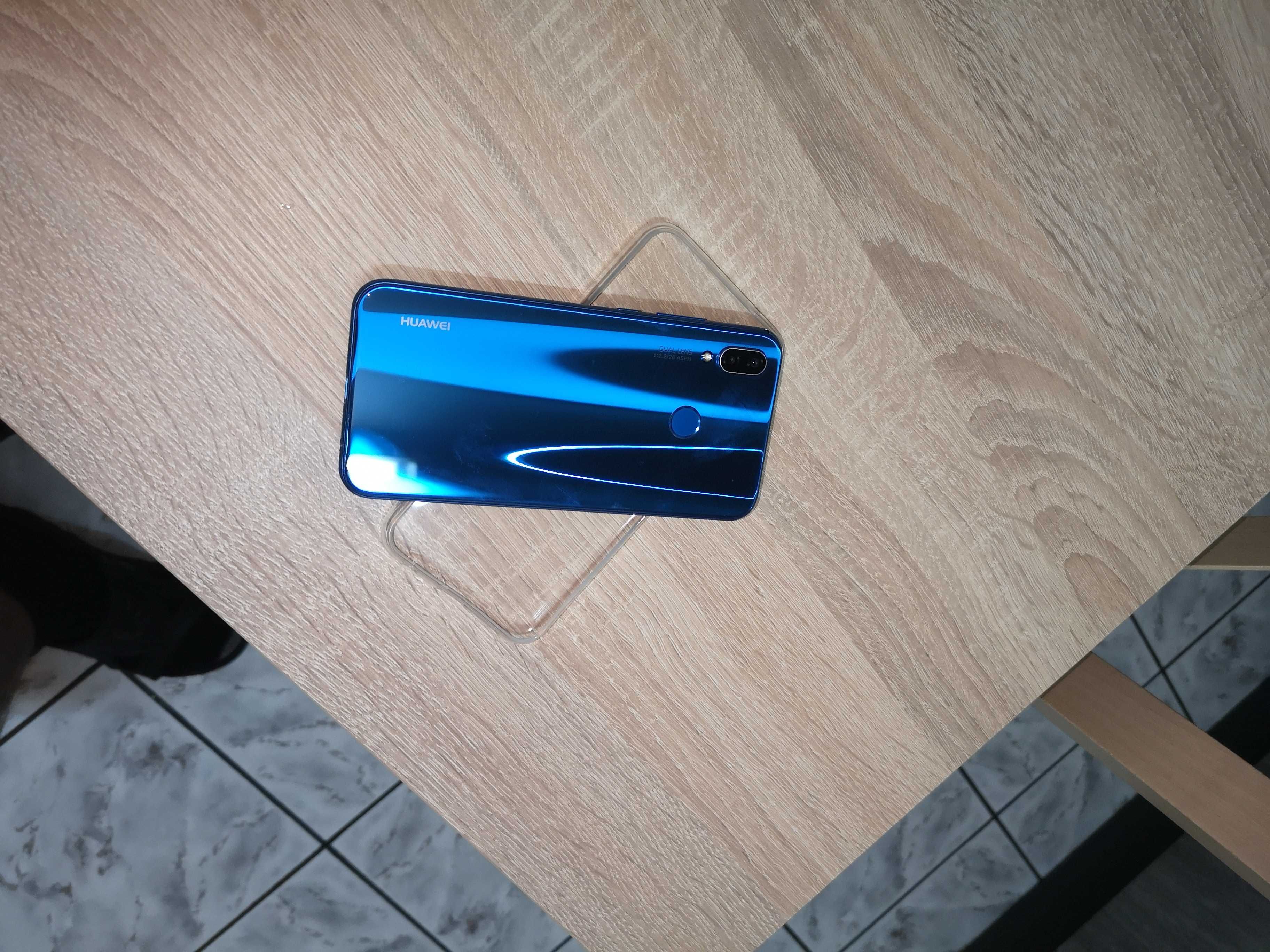 huawei p20 lite-bardzo dobry stan,bogaty zestaw