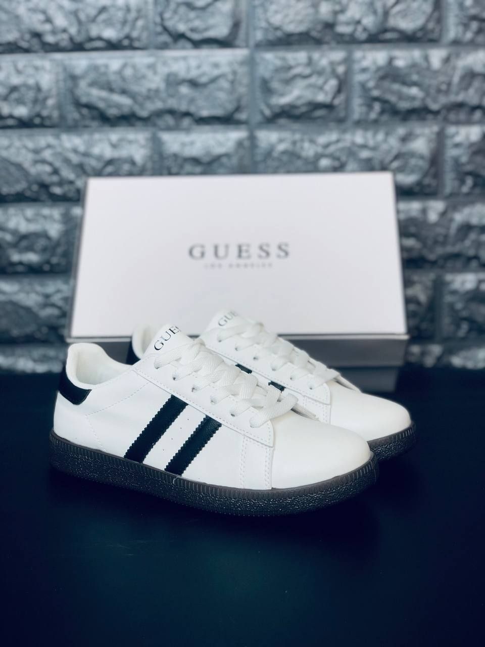 Женские кроссовки Guess белые стильные кеды Guess