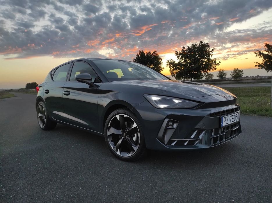Cupra Leon Rok 2025 | 5 600 km | 1.5 TSI 150 KM | Pakiet Edge i Pakiet zimowy