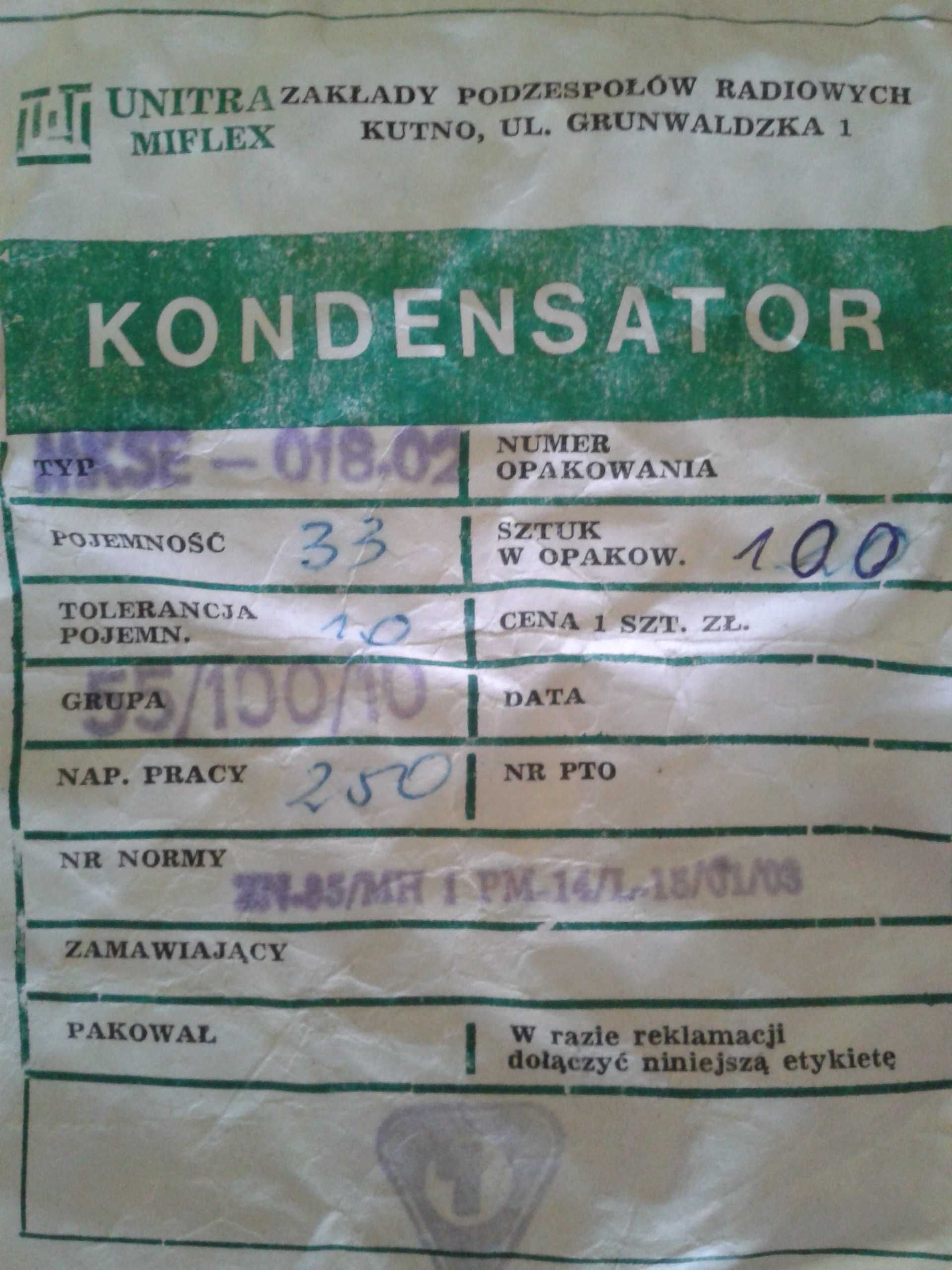 Scalak stabilizator napięcia sztuk 5.Kondensatory.