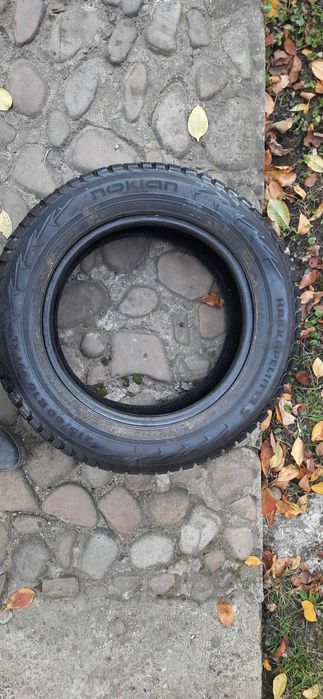 Зимова резина Nokian 215/60/r16. - комплект 4 шт.