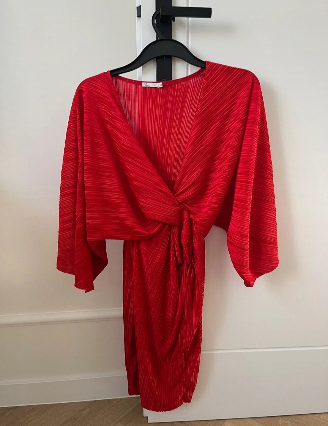 Czerwona kopertowa sukienka xs