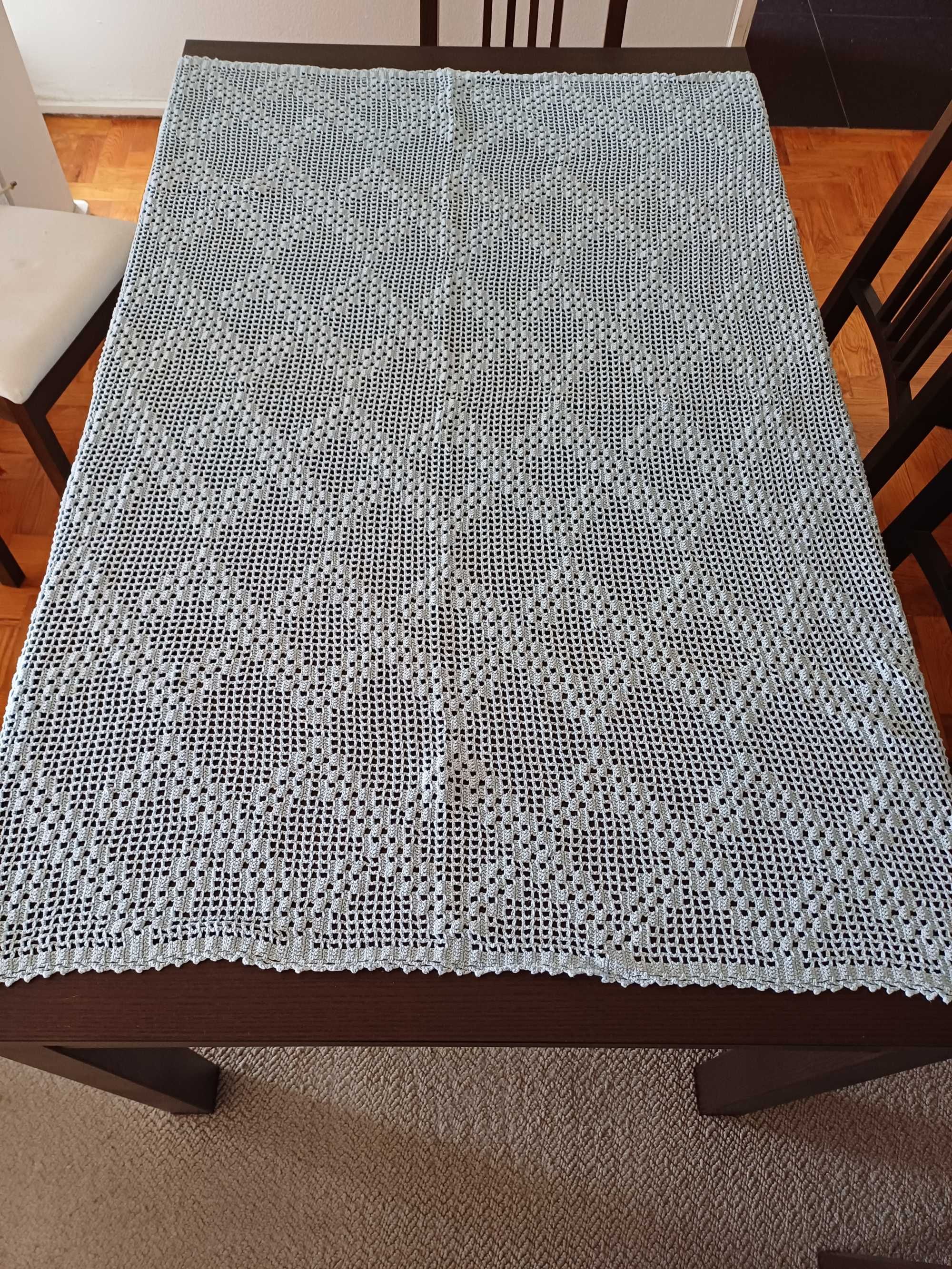 Toalha de mesa em renda artesanal