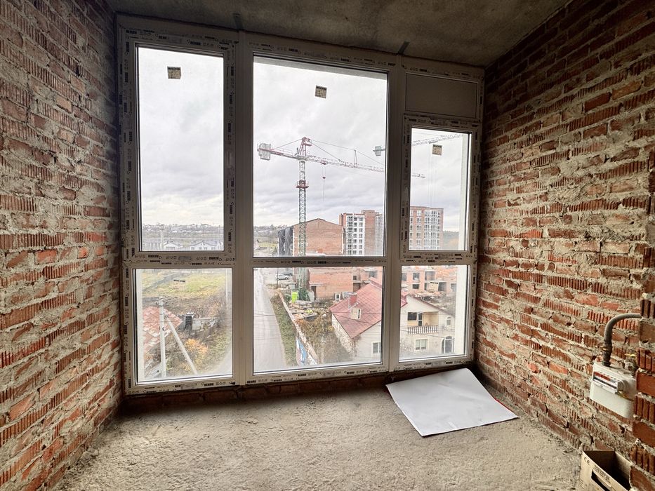 Продаж 3 кім.сирої квартири