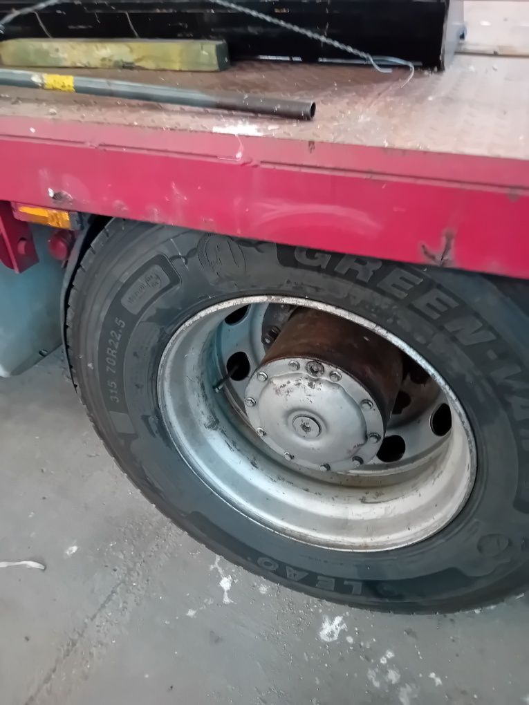 MAN F200 COM ESTRADO DE 8.50