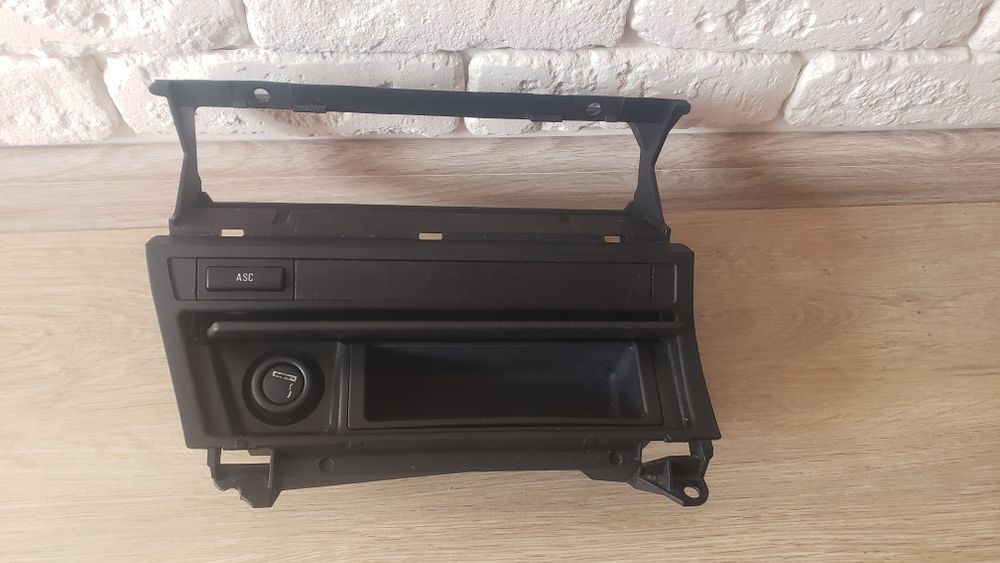 Кронштейн осушителя 51168205378 BMW e46. Кнопка ASC