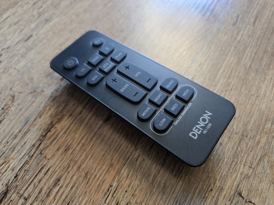 Soundbar Denon DHT-S216 - pudełko, pilot.