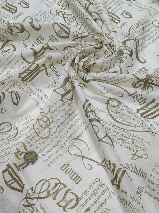 Cienka bawełna z napisami WYPRZEDAŻ MAGAZYNU