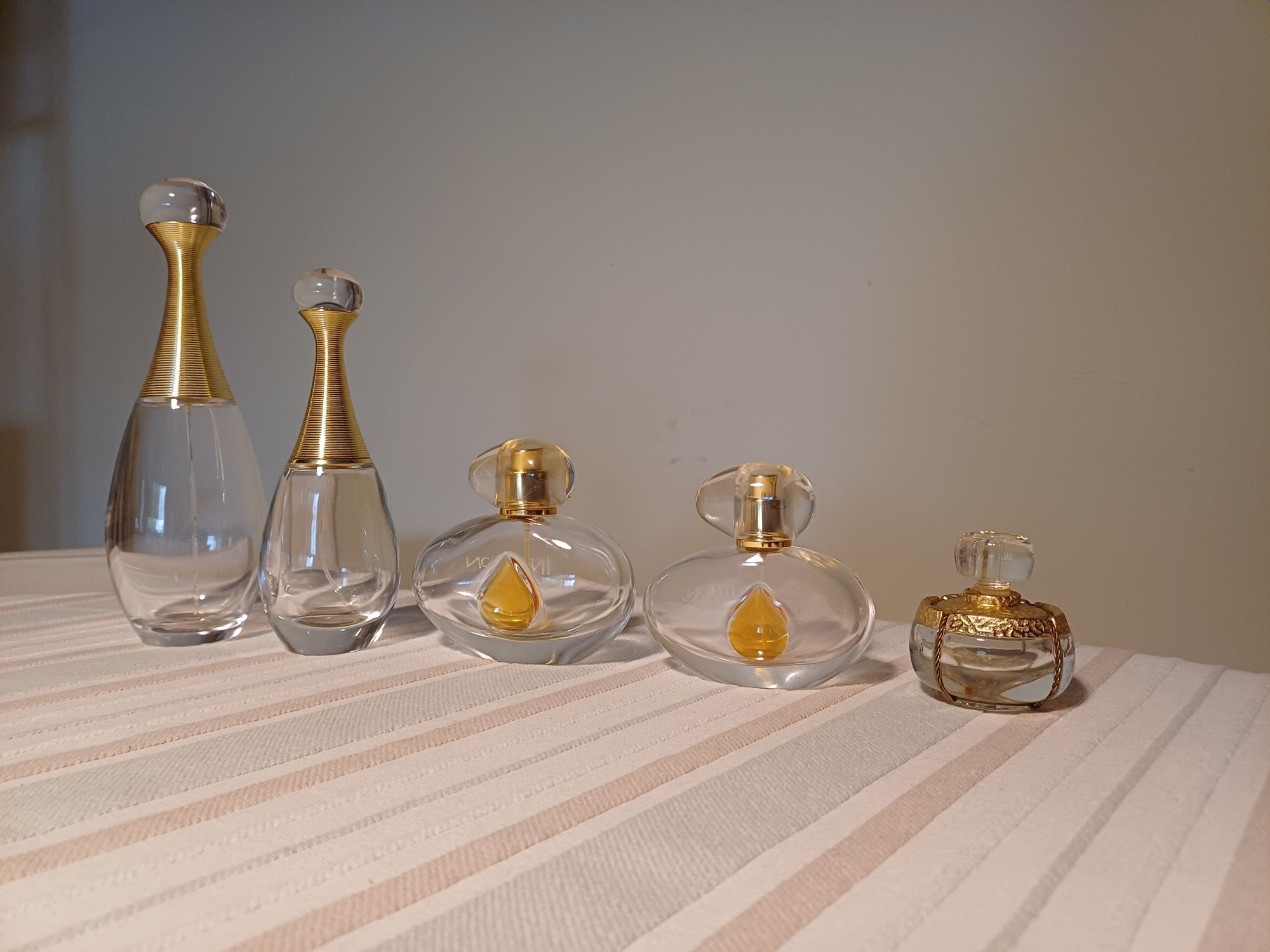 Vários frascos de perfume vazios para colecção + Le Roy Soleil