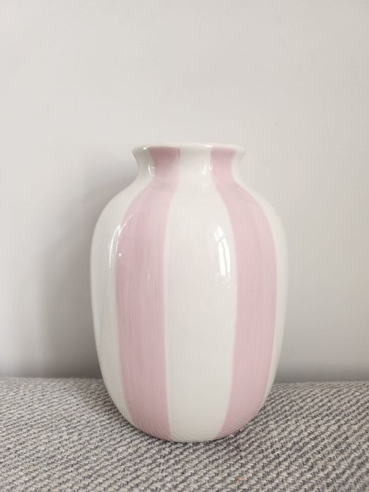 Wazonik biały różowy paski ceramika