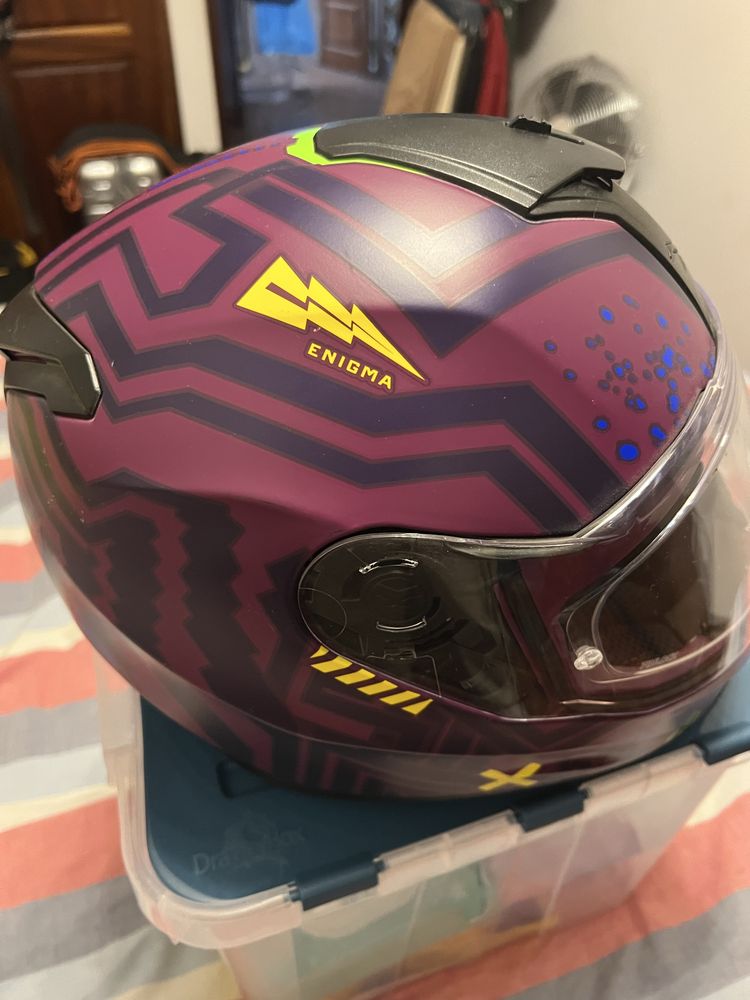 Capacete nexx com intercomunicador Cardo