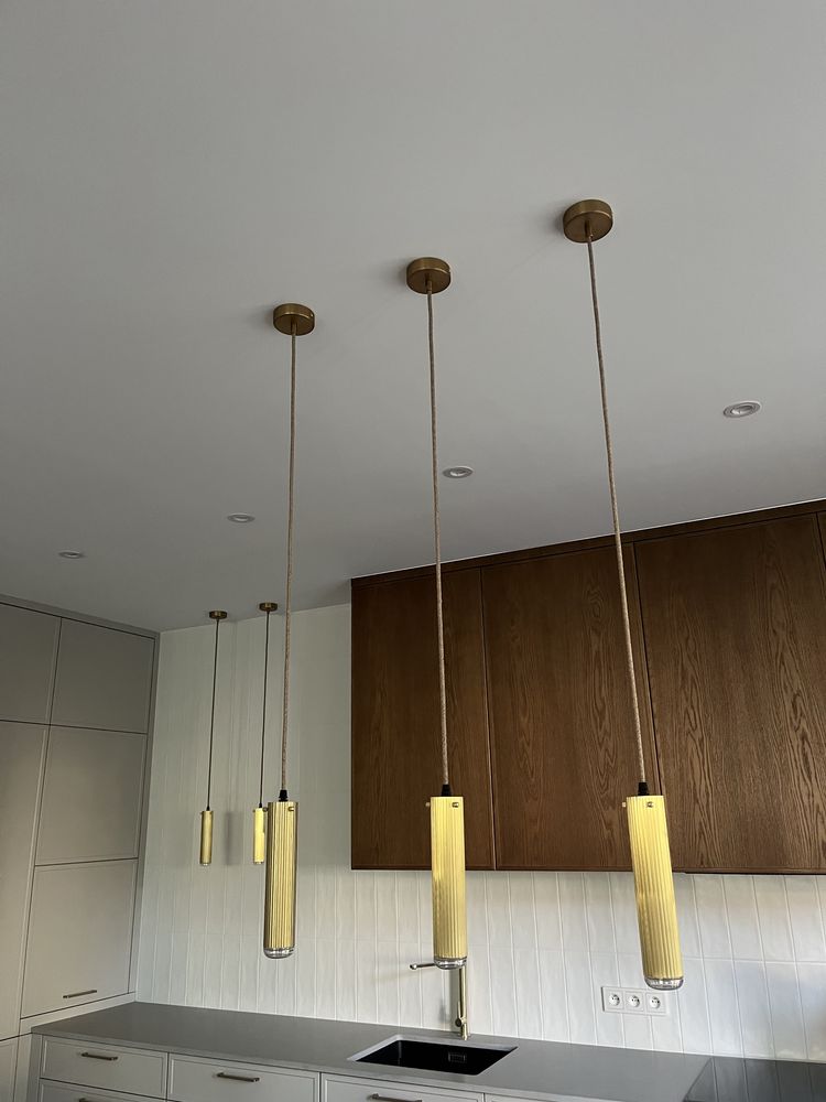 Lampy zlote zwisy nad wyspe x5 Globej Hubble