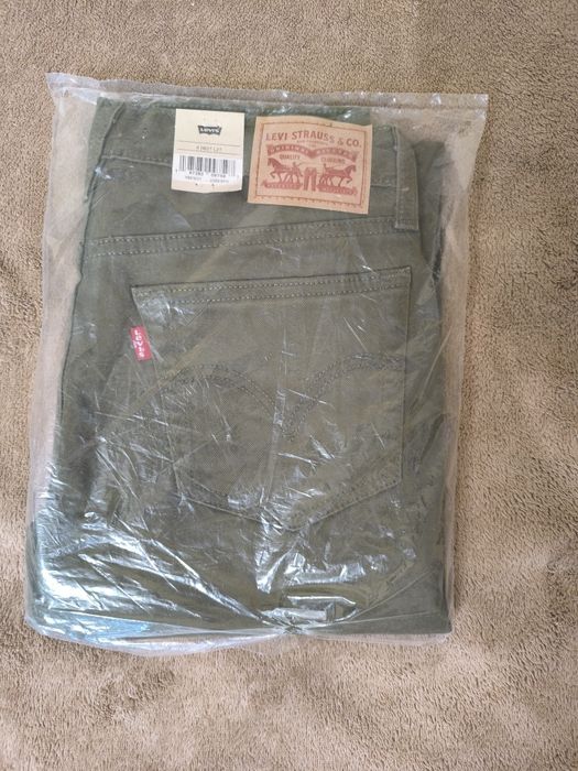 Жіночі джинси левіс Levi's